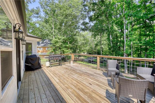 222 W River Bend Drive W, Eatonton, GA 31024