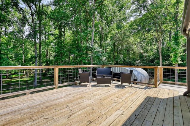 222 W River Bend Drive W, Eatonton, GA 31024