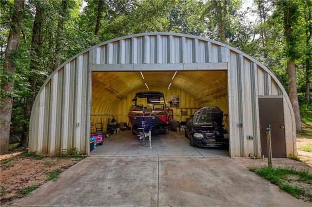 222 W River Bend Drive W, Eatonton, GA 31024