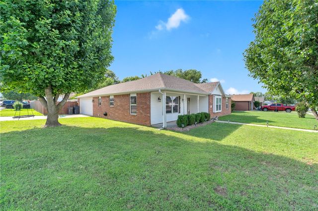 1606 24th Place, Rogers, AR 72758