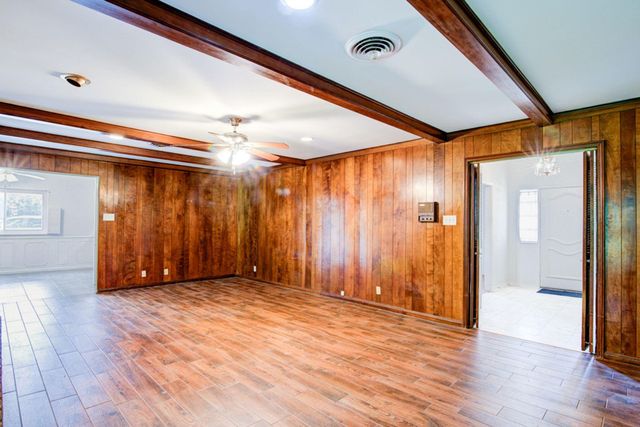 205 Hillcrest Drive, Alvin, TX 77511