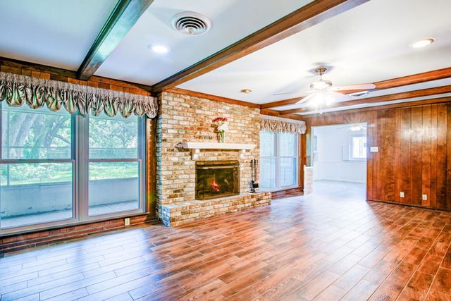 205 Hillcrest Drive, Alvin, TX 77511