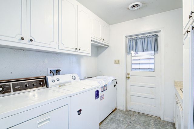 205 Hillcrest Drive, Alvin, TX 77511