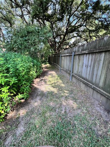 205 Hillcrest Drive, Alvin, TX 77511