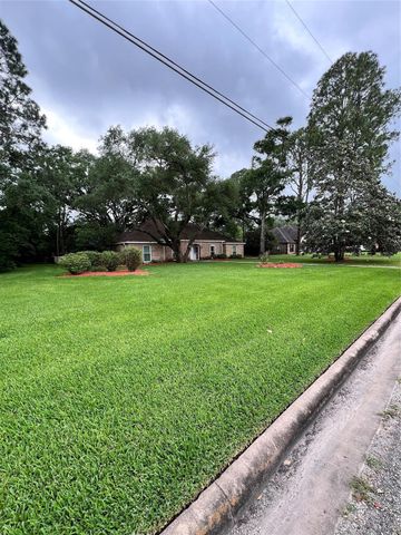 205 Hillcrest Drive, Alvin, TX 77511