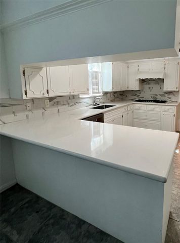 205 Hillcrest Drive, Alvin, TX 77511