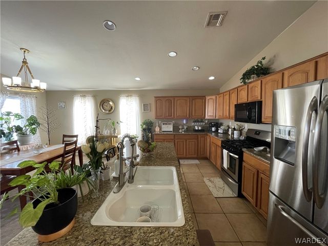 3315 E El Tovar Avenue, Kingman, AZ 86409