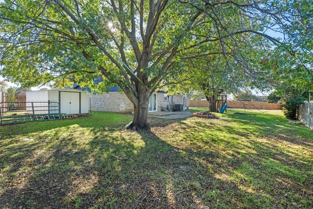 1133 Park Center Court, Saginaw, TX 76179