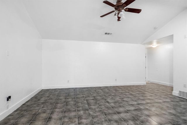 1133 Park Center Court, Saginaw, TX 76179