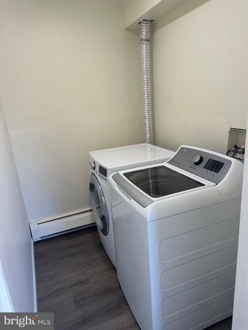 18 VICTORIA LN, Levittown, PA 19054