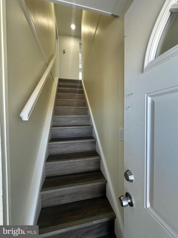 18 VICTORIA LN, Levittown, PA 19054