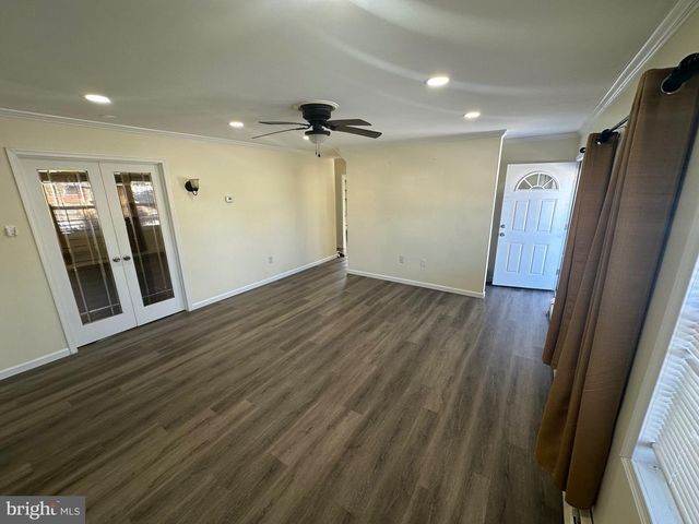 18 VICTORIA LN, Levittown, PA 19054