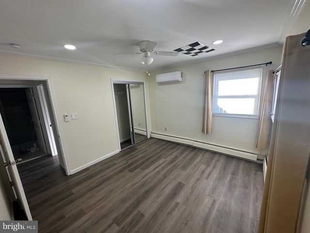 18 VICTORIA LN, Levittown, PA 19054