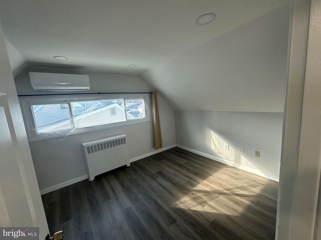 18 VICTORIA LN, Levittown, PA 19054