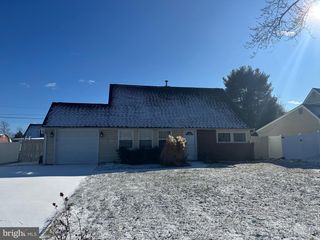 18 VICTORIA LN, Levittown, PA 19054