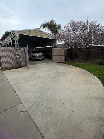 5109 Center Ave, Empire, CA 95319