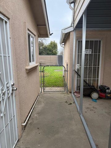 5109 Center Ave, Empire, CA 95319