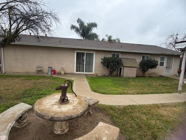 5109 Center Ave, Empire, CA 95319