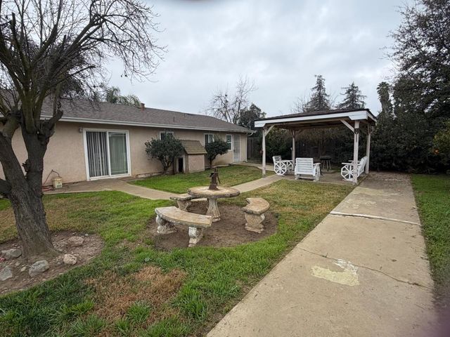 5109 Center Ave, Empire, CA 95319