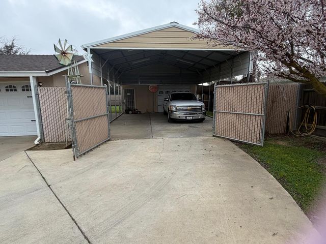 5109 Center Ave, Empire, CA 95319