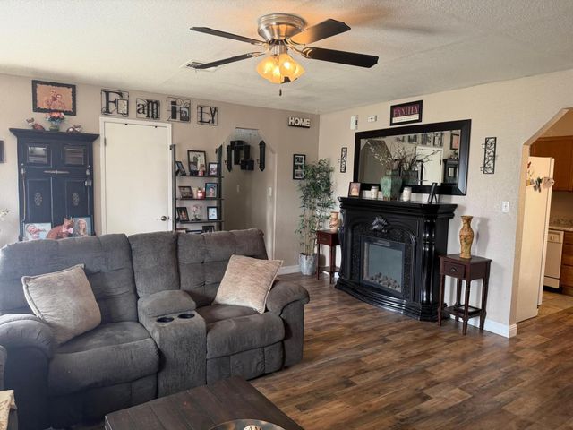 5109 Center Ave, Empire, CA 95319