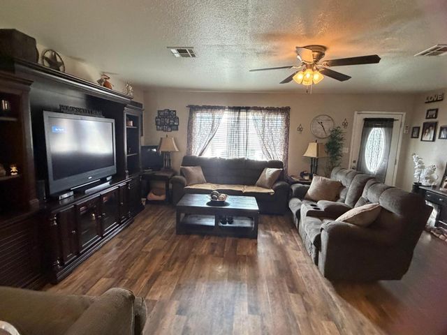 5109 Center Ave, Empire, CA 95319