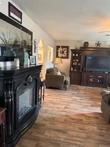 5109 Center Ave, Empire, CA 95319