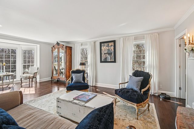 708 S Rose Farm Road, Woodstock, IL 60098