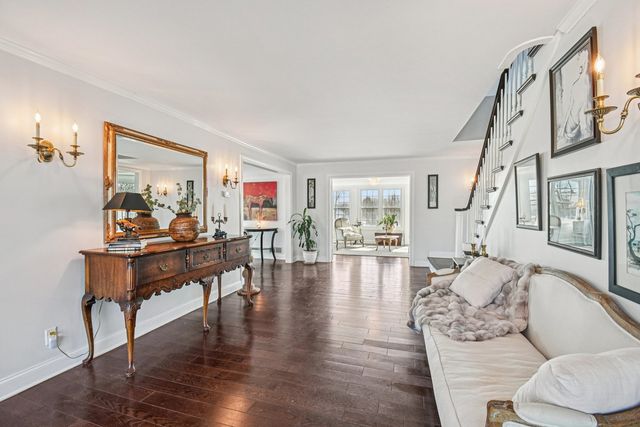 708 S Rose Farm Road, Woodstock, IL 60098