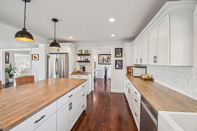 708 S Rose Farm Road, Woodstock, IL 60098