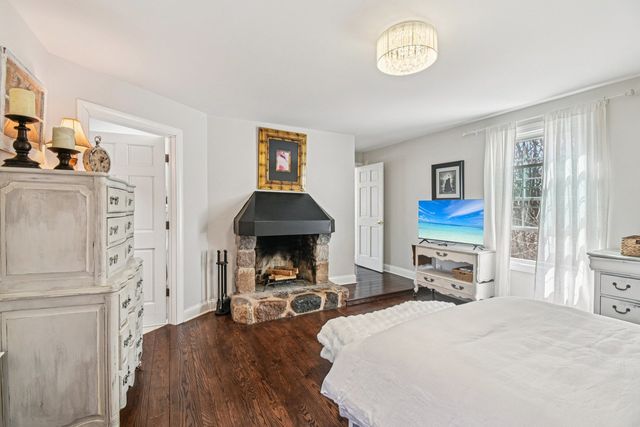 708 S Rose Farm Road, Woodstock, IL 60098