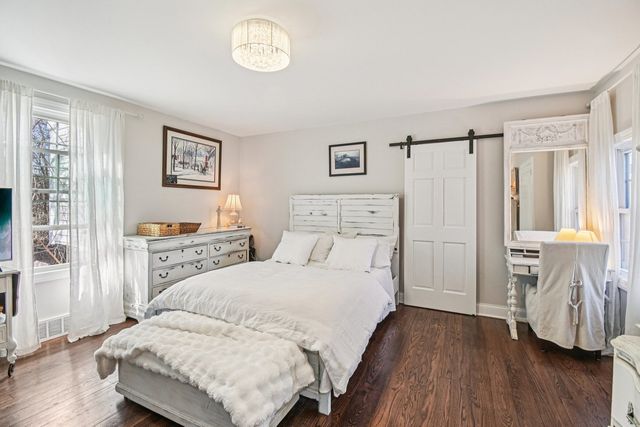 708 S Rose Farm Road, Woodstock, IL 60098