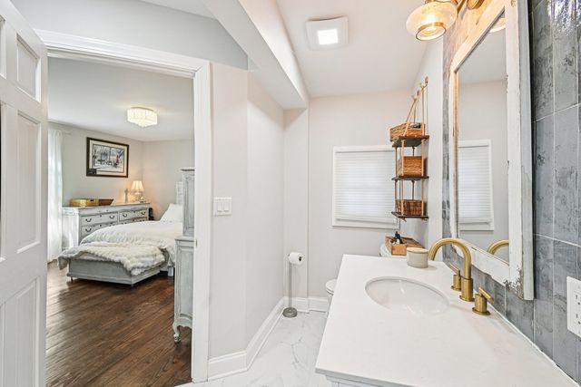 708 S Rose Farm Road, Woodstock, IL 60098