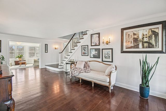 708 S Rose Farm Road, Woodstock, IL 60098