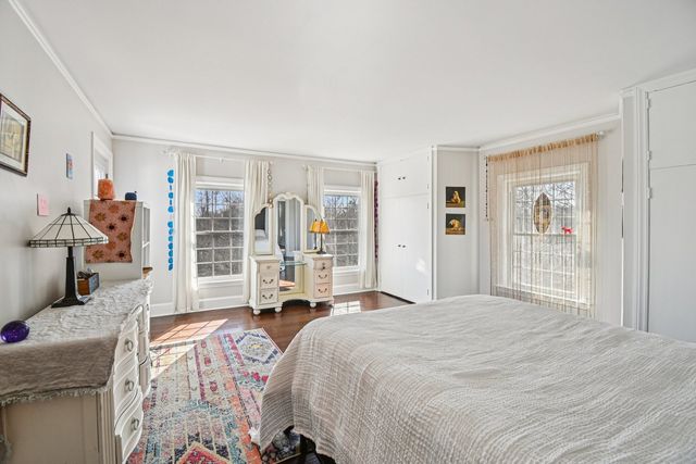 708 S Rose Farm Road, Woodstock, IL 60098