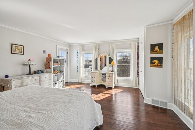 708 S Rose Farm Road, Woodstock, IL 60098