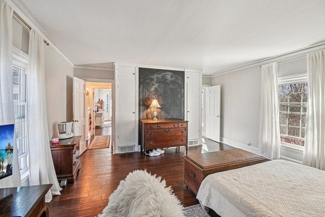 708 S Rose Farm Road, Woodstock, IL 60098