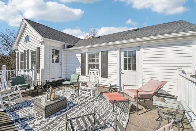 708 S Rose Farm Road, Woodstock, IL 60098