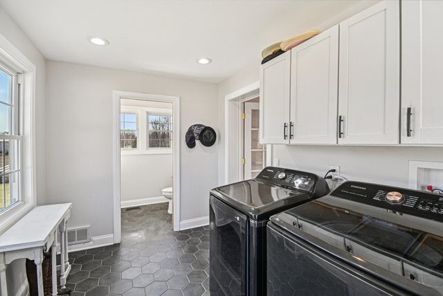 708 S Rose Farm Road, Woodstock, IL 60098