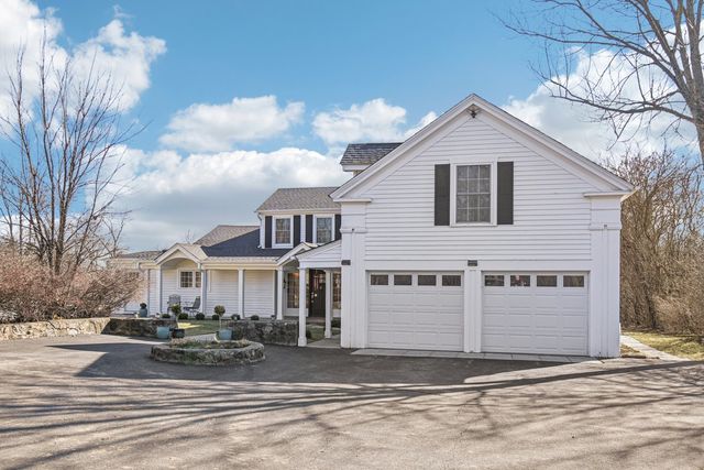 708 S Rose Farm Road, Woodstock, IL 60098