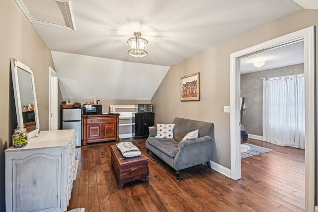 708 S Rose Farm Road, Woodstock, IL 60098