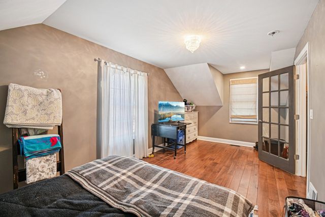 708 S Rose Farm Road, Woodstock, IL 60098