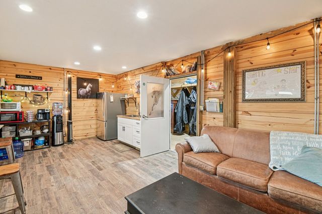 708 S Rose Farm Road, Woodstock, IL 60098