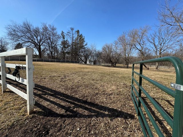 708 S Rose Farm Road, Woodstock, IL 60098