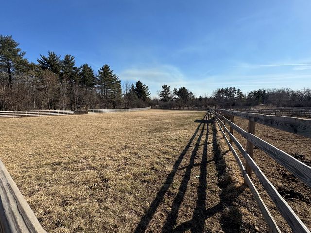 708 S Rose Farm Road, Woodstock, IL 60098