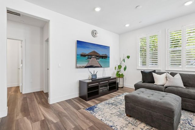 5704 Immersion Loop, San Jose, CA 95119