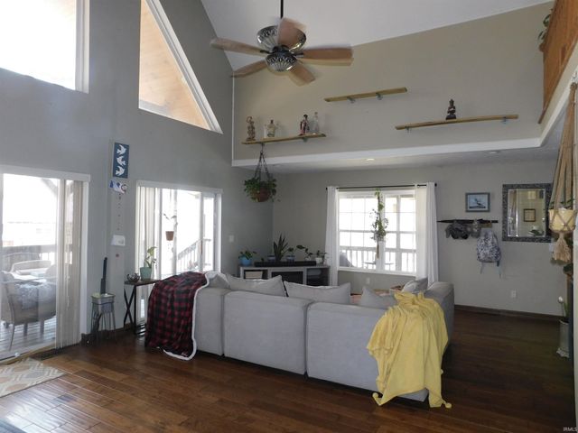 11087 S Trinity Lane, Pekin, IN 47165