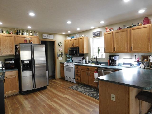 11087 S Trinity Lane, Pekin, IN 47165