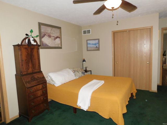 11087 S Trinity Lane, Pekin, IN 47165