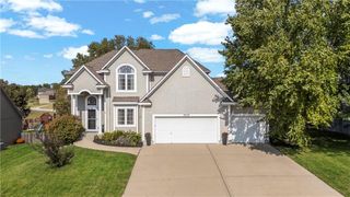 3920 SW Windemere Drive, Lee's Summit, MO 64082